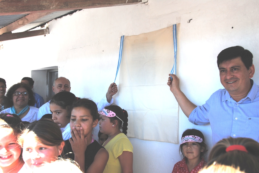 Se descubrió la placa de Sitio Histórico Cultural en la Escuela 572 Cazadores Correntinos