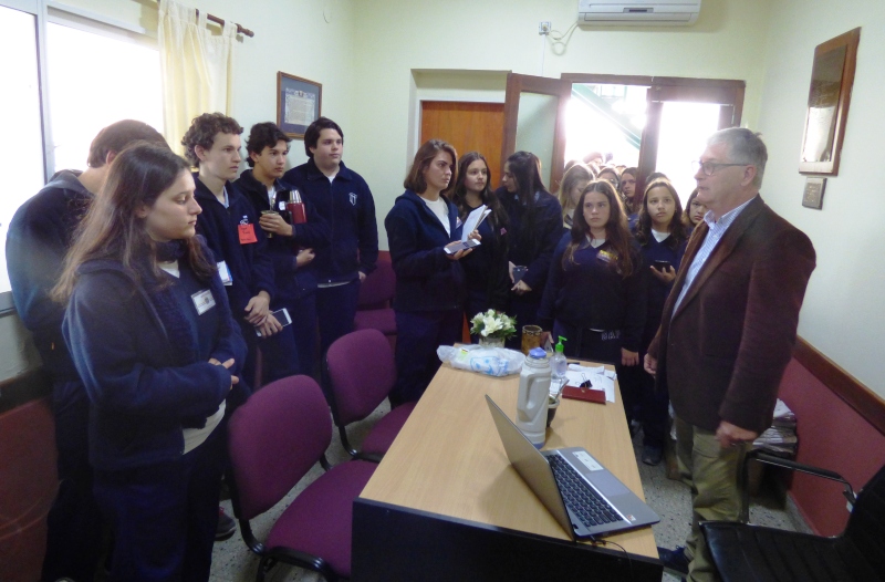 Visita de alumnos del Instituto María Auxiliadora a las instalaciones del HCD