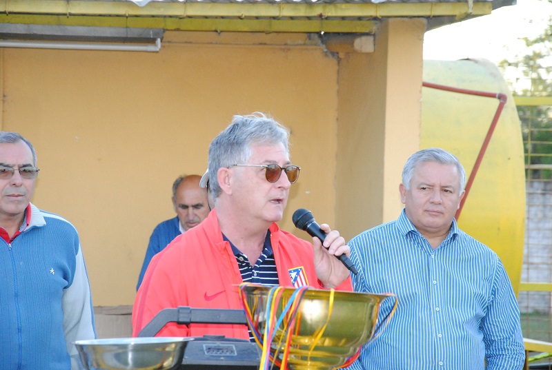 Entrega de premios en la final de primera división del Fútbol Curuzucuateño