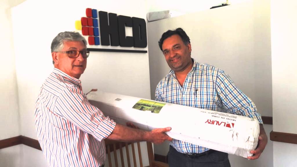 El presidente hizo entrega del premio al stand ganador de la Expo Curuzú 2019
