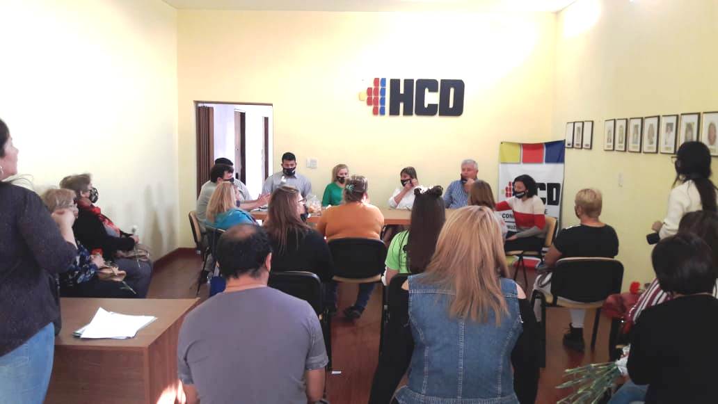 Los concejales recibieron a peluqueros de la ciudad