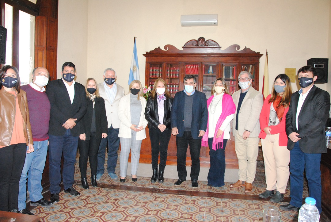 El Honorable Concejo Deliberante reconoció por su labor y trayectoria en el Poder Legislativo local a la Dra. María Cristina Marín