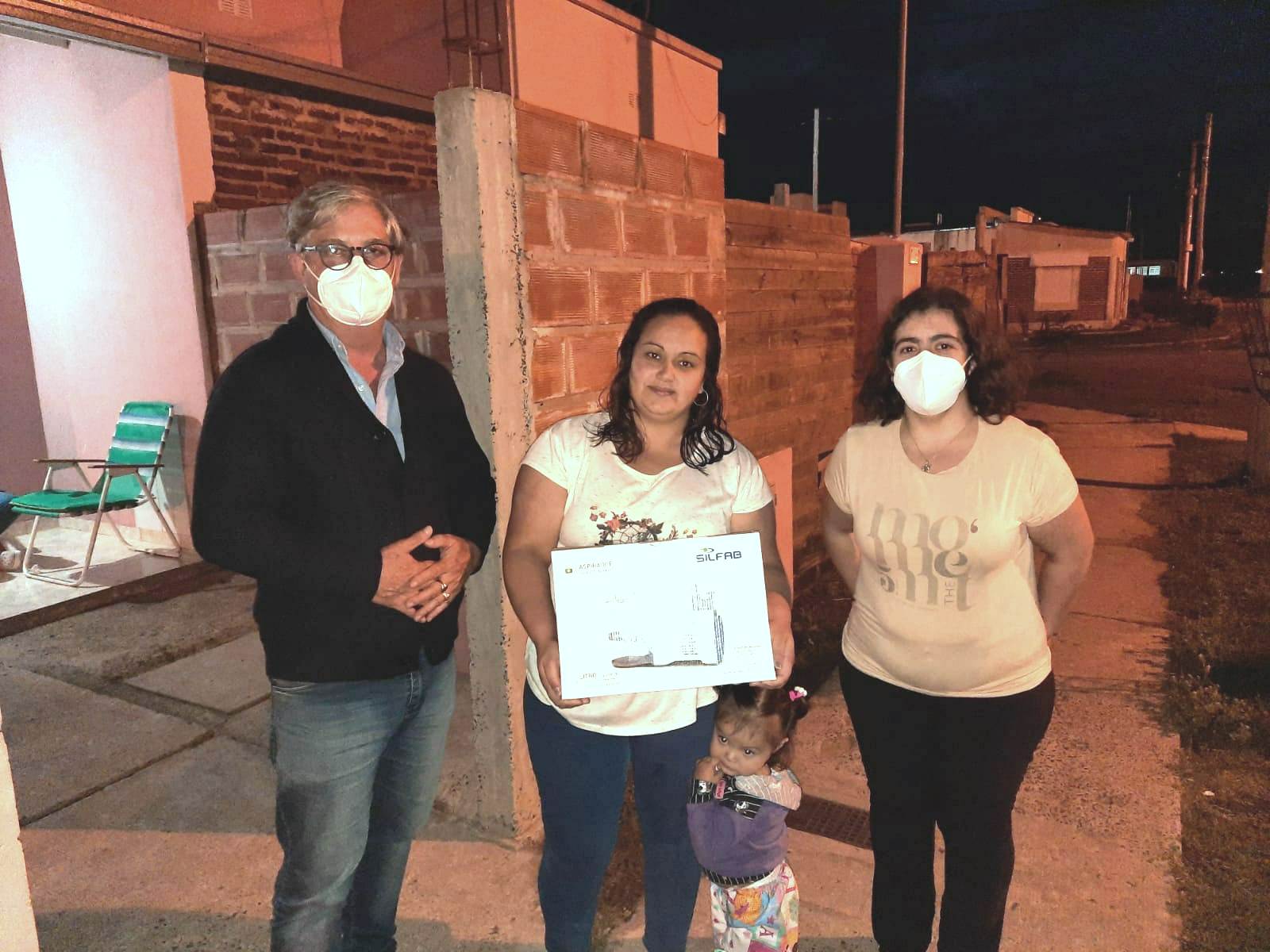 El Concejo Deliberante junto a Acción Social del CIC hicieron entrega de un Aspirador de Secreciones  para mejorar  la salud de Lisandro